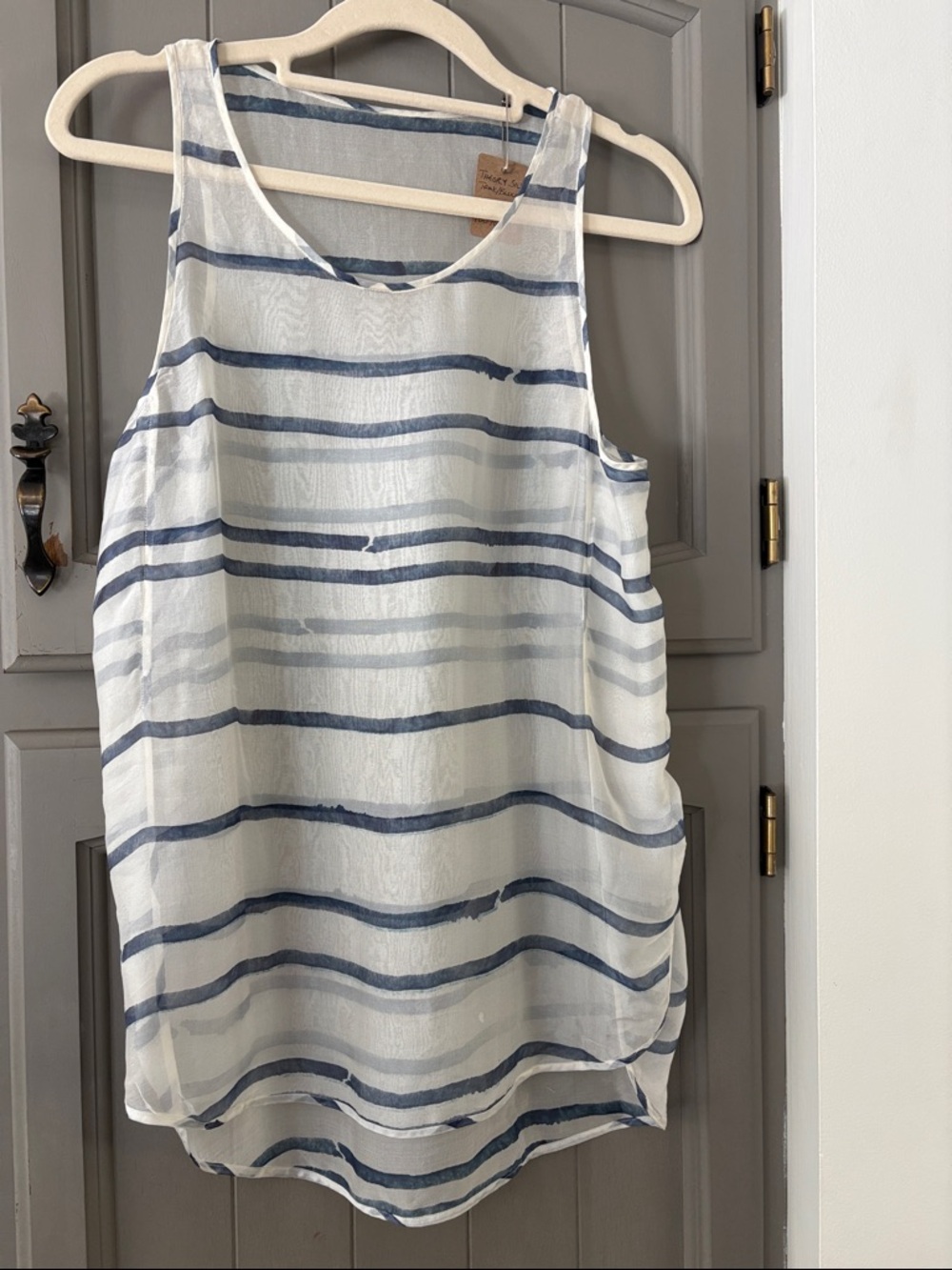 Theory 100% Silk Sleeveless Blouse, SZ Small, beautiful sheer sleeveless blouse
